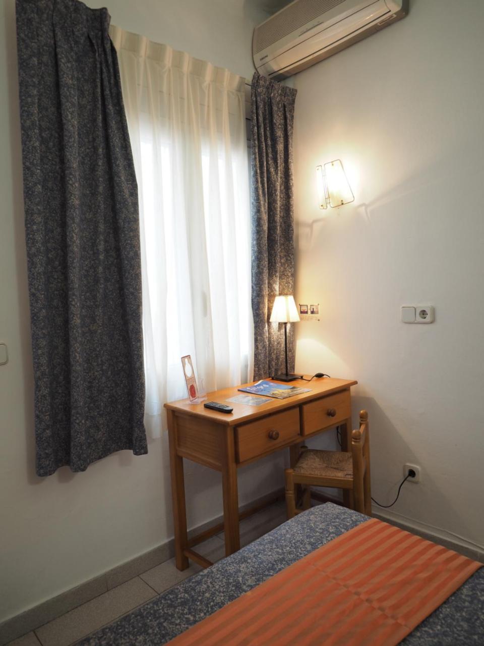 Hotel Montserrat シッチェス エクステリア 写真