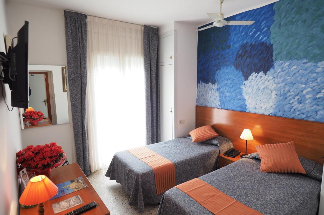 Hotel Montserrat シッチェス エクステリア 写真