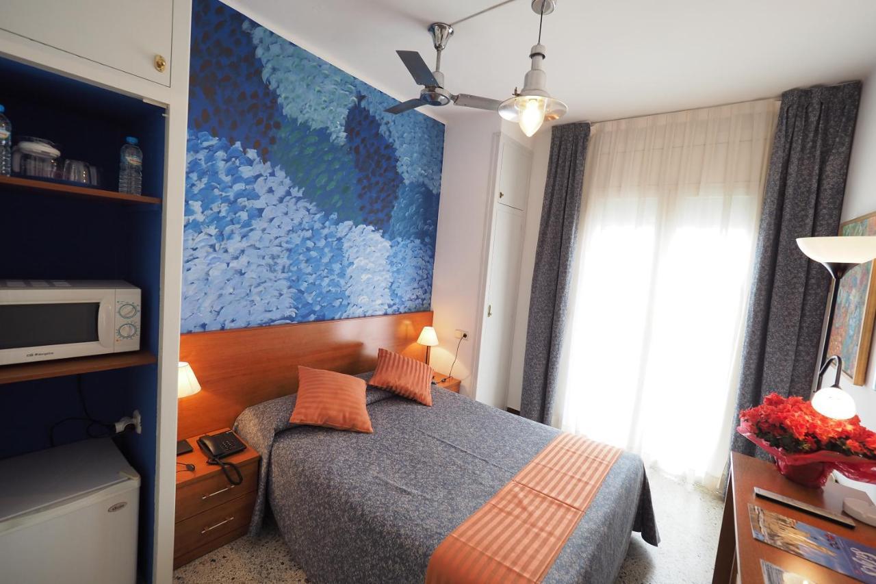 Hotel Montserrat シッチェス エクステリア 写真