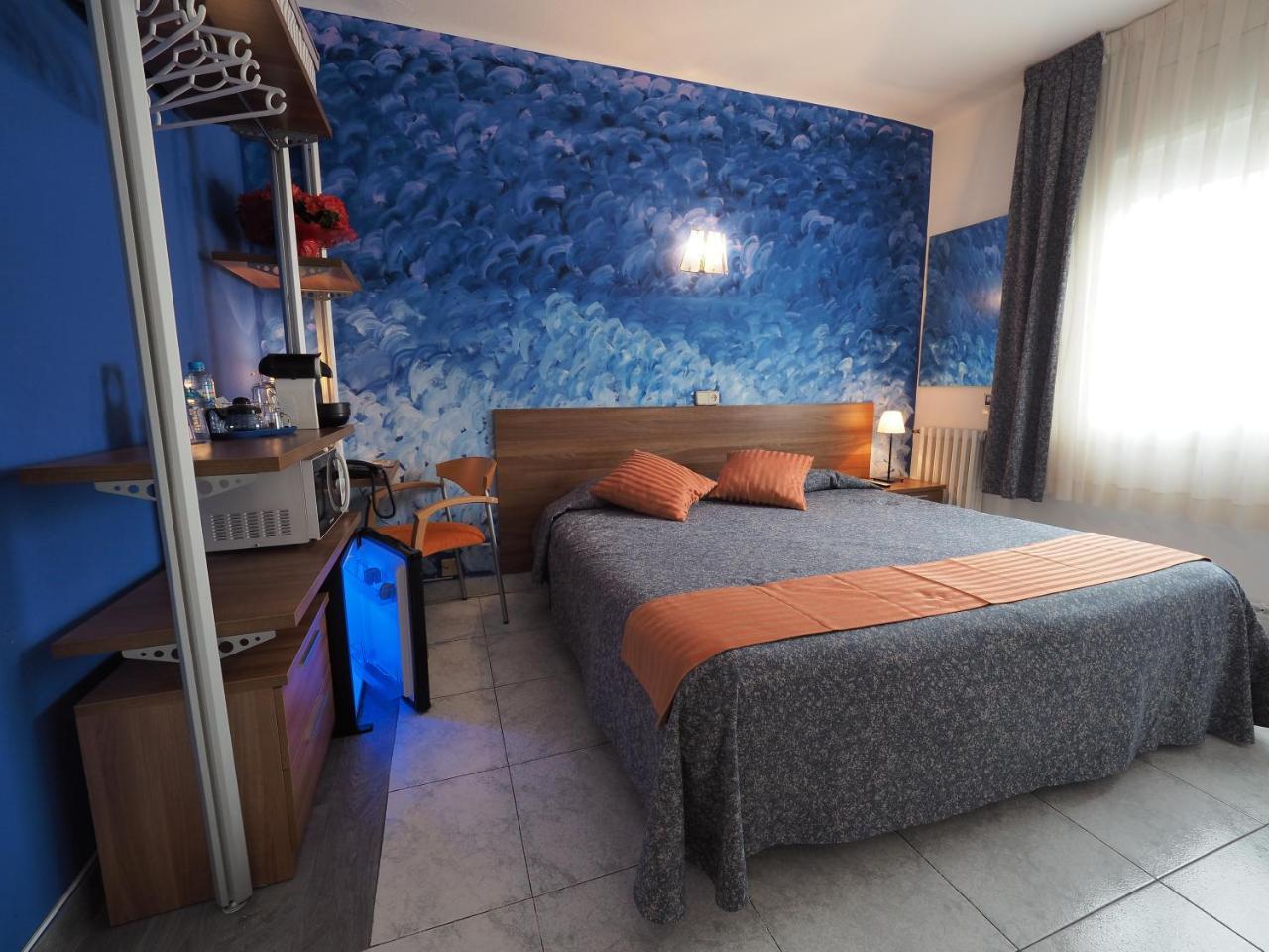 Hotel Montserrat シッチェス エクステリア 写真